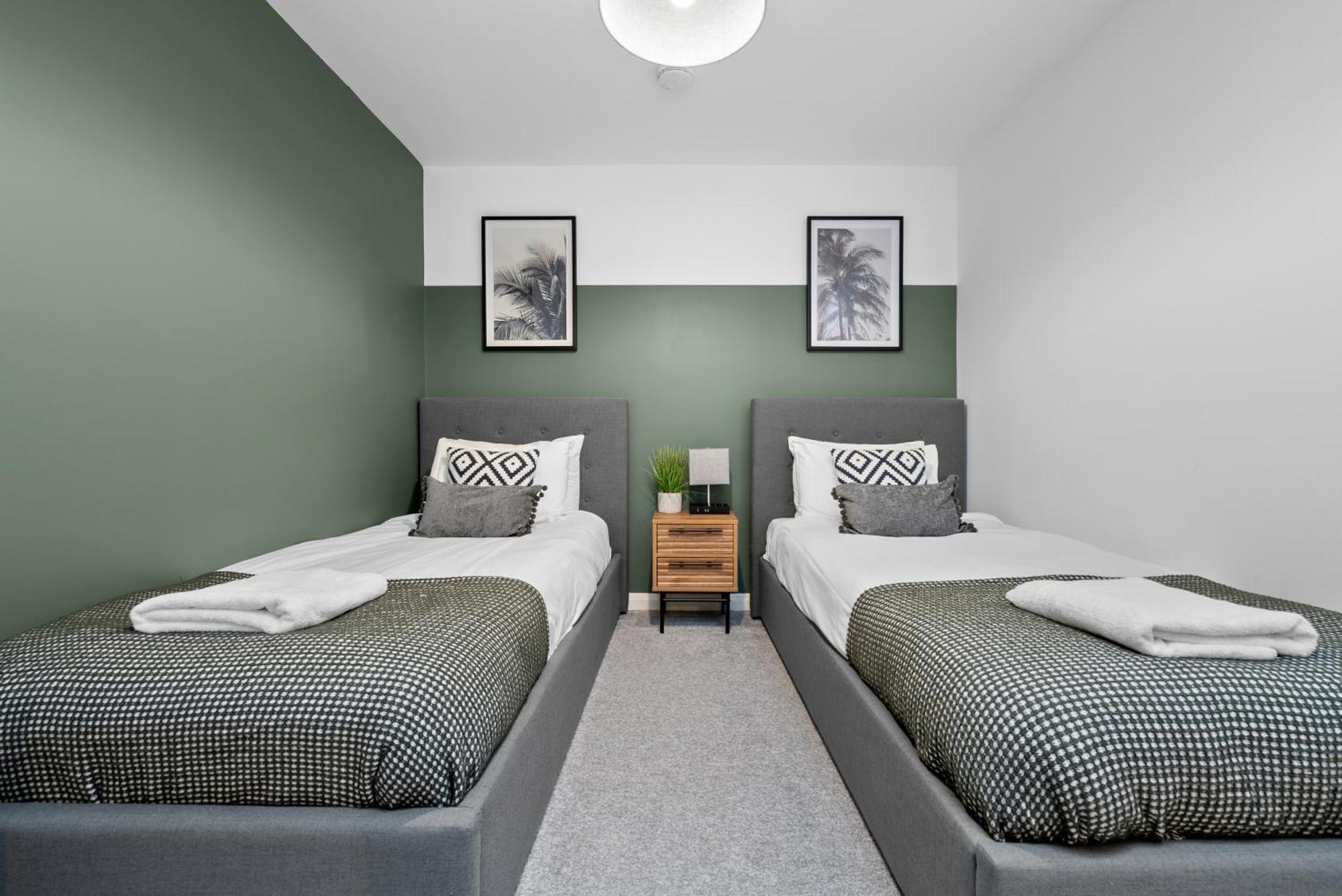 Glevum Lodge - 2 Bedroom Town Centre Apartment Cirencester Exterior foto