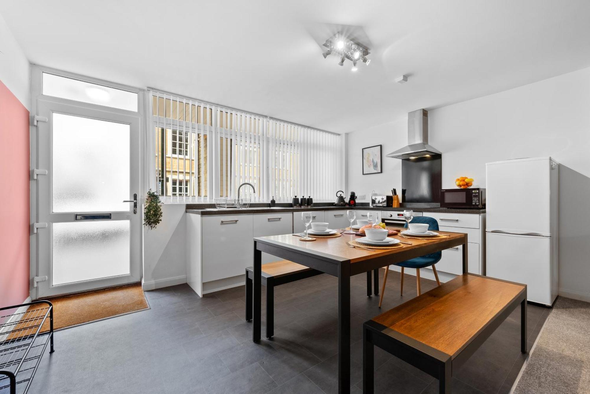Glevum Lodge - 2 Bedroom Town Centre Apartment Cirencester Exterior foto